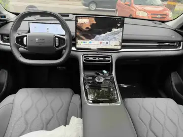 2025 Geely Galaxy A7 с пробегом 100 км