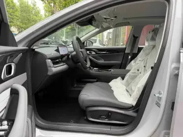 2025 Geely Galaxy A7 с пробегом 100 км