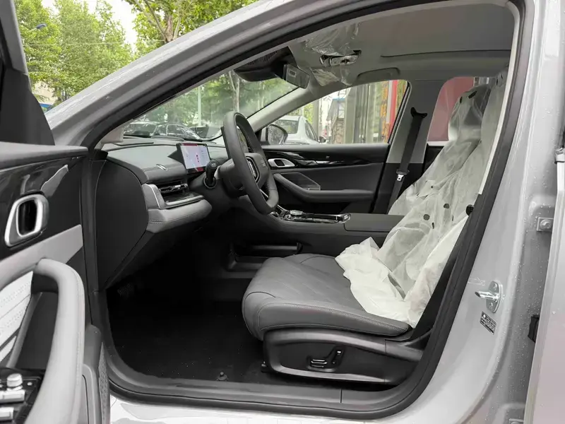 2025 Geely Galaxy A7 с пробегом 100 км