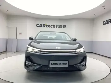 2025 Geely Galaxy A7 с пробегом 100 км