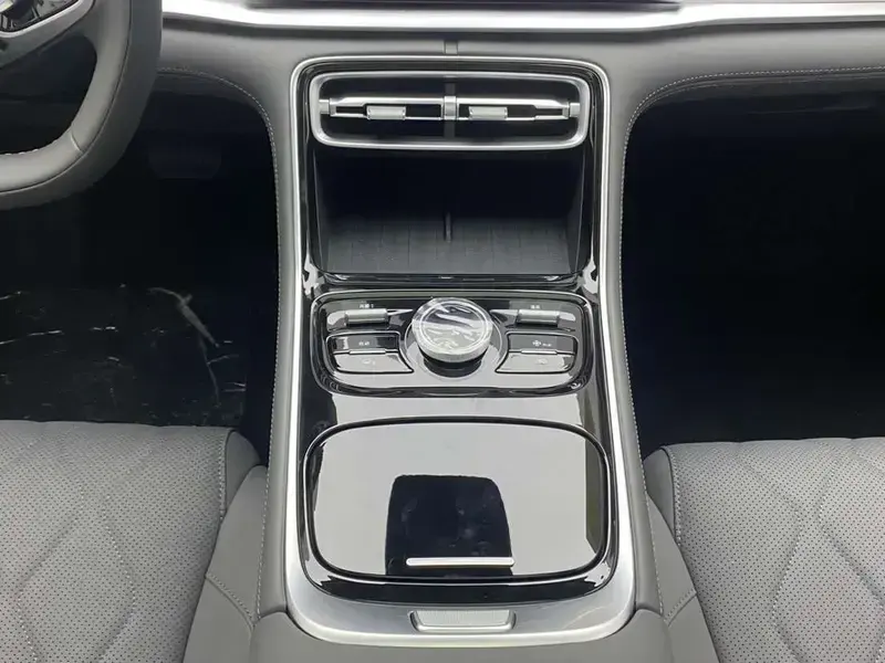 2025 Geely Galaxy A7 с пробегом 100 км