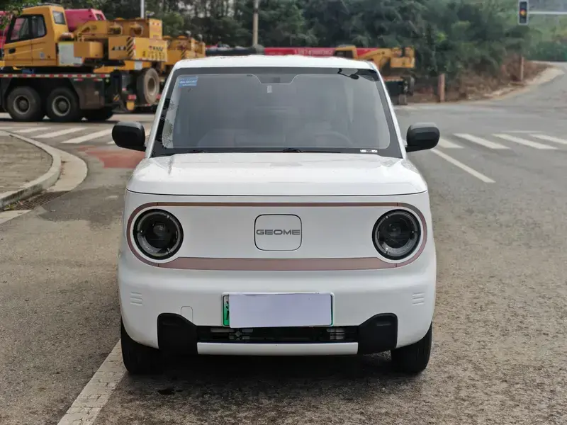 2023 Geely Panda с пробегом 17 000 км