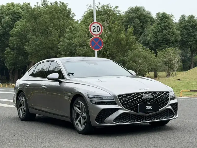 2024 Genesis G80 с пробегом 16 000 км