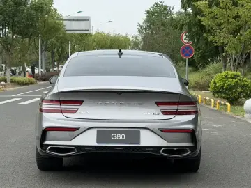 2024 Genesis G80 с пробегом 16 000 км