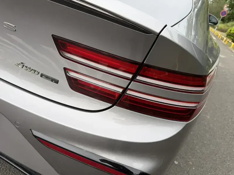 2024 Genesis G80 с пробегом 16 000 км