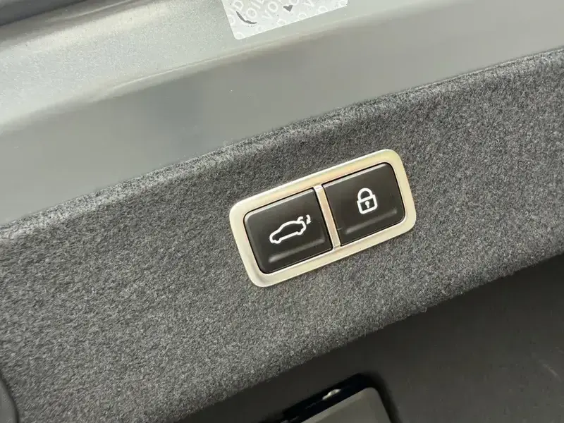 2024 Genesis G80 с пробегом 16 000 км