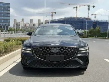 2024 Genesis G80 с пробегом 14 000 км