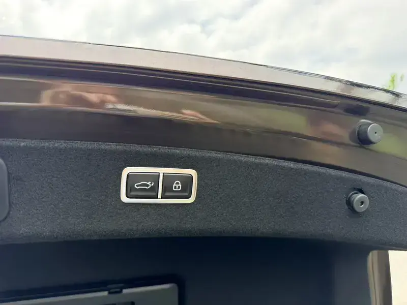 2024 Genesis G80 с пробегом 14 000 км