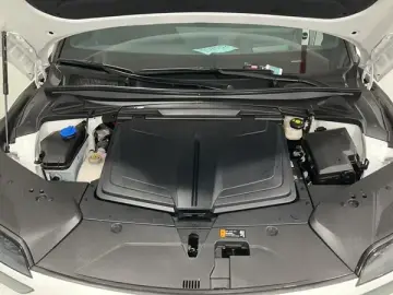 2023 Genesis GV60 с пробегом 60 200 км