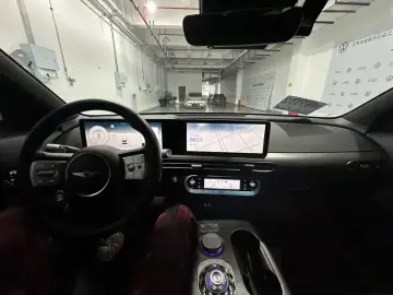 2023 Genesis GV60 с пробегом 60 200 км