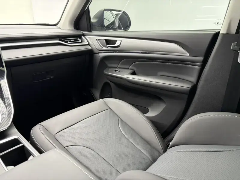 2023 Haval M6 с пробегом 16 000 км