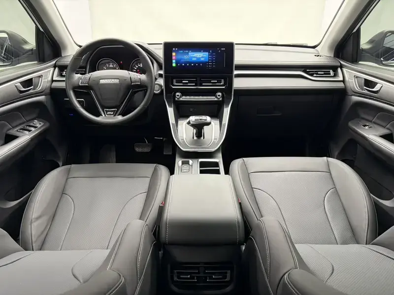 2023 Haval M6 с пробегом 16 000 км