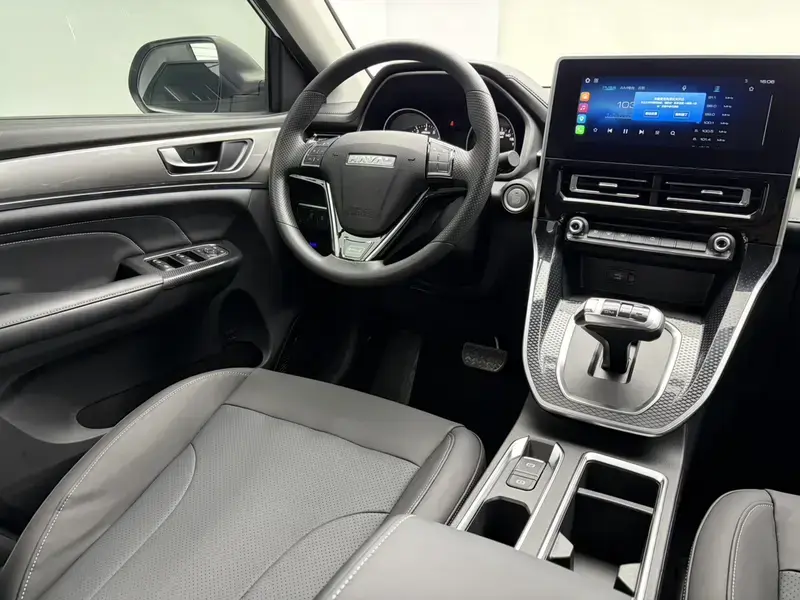 2023 Haval M6 с пробегом 16 000 км