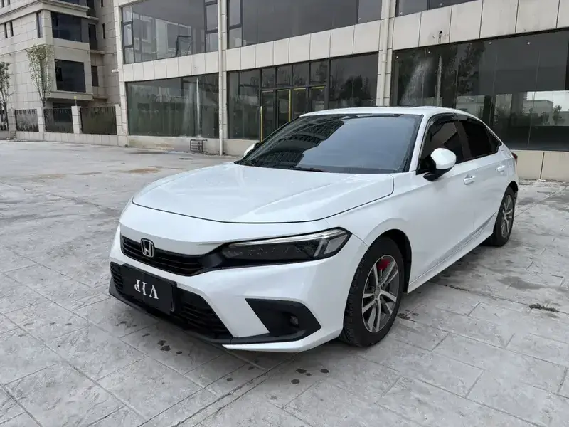 2023 Honda Civic с пробегом 32 000 км