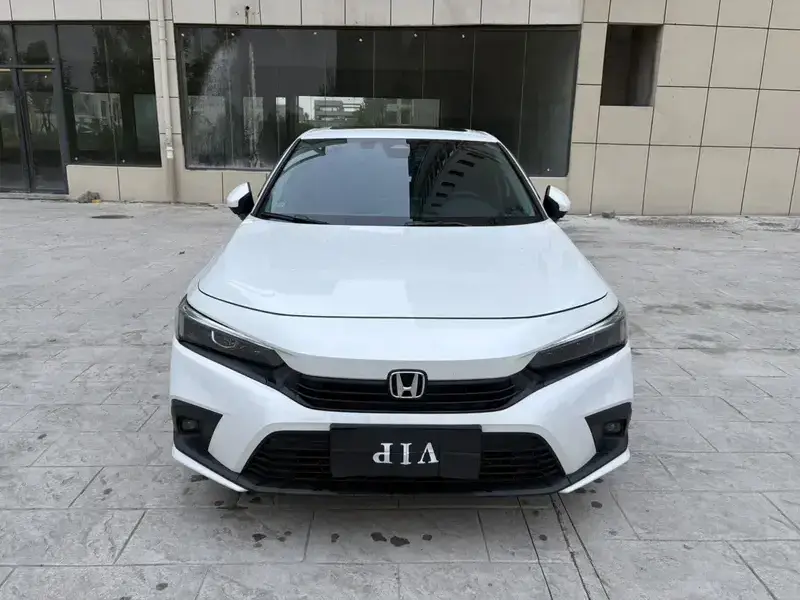 2023 Honda Civic с пробегом 32 000 км