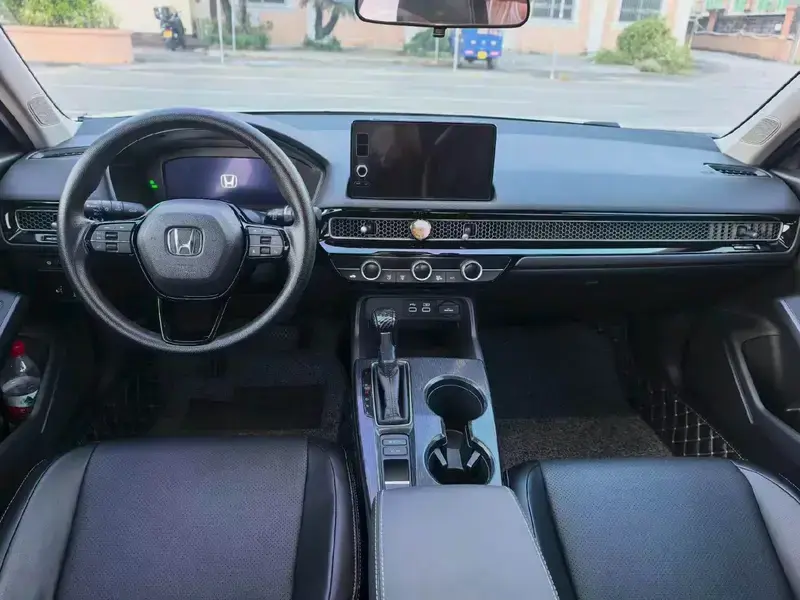 2023 Honda Civic с пробегом 7 600 км