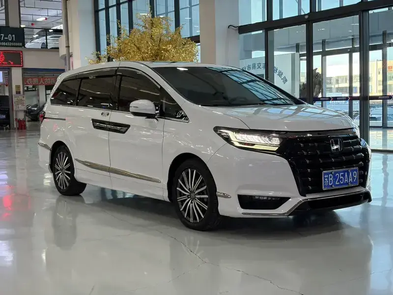 2022 Honda Elysion с пробегом 80 000 км