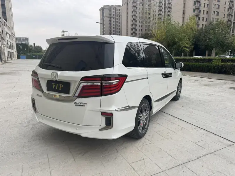 2019 Honda Elysion с пробегом 116 000 км