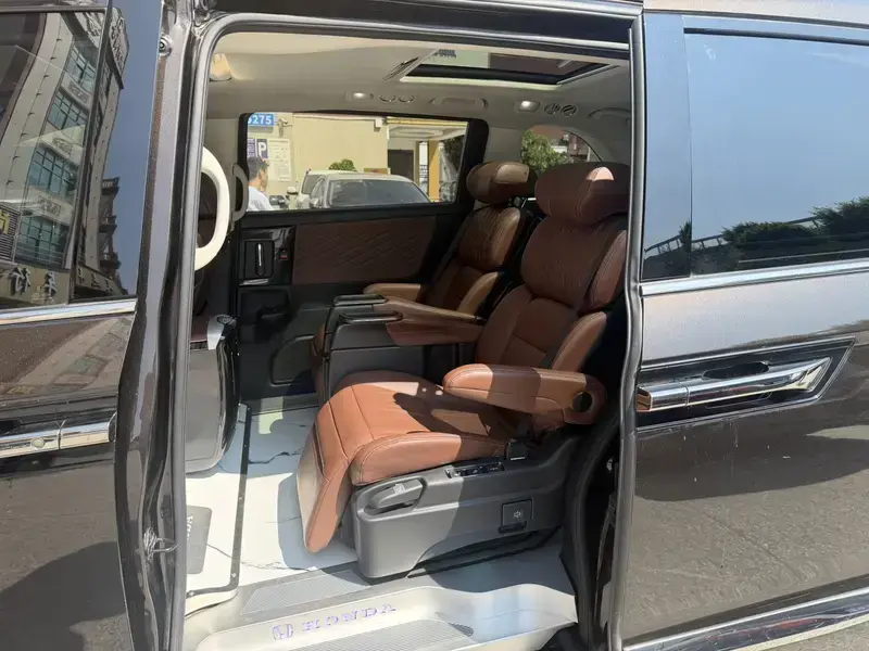 2019 Honda Elysion с пробегом 120 000 км