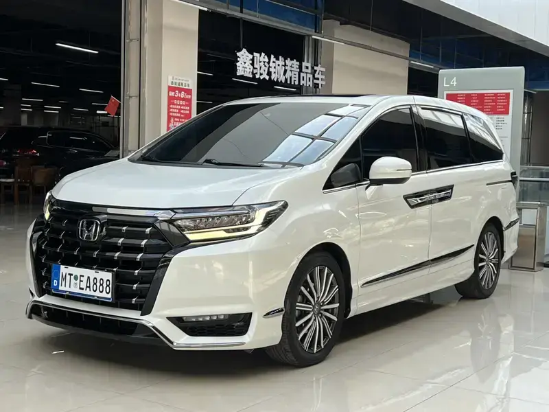 2022 Honda Elysion с пробегом 130 000 км