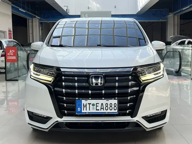 2022 Honda Elysion с пробегом 130 000 км