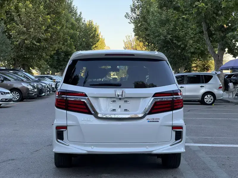 2019 Honda Elysion с пробегом 62 000 км