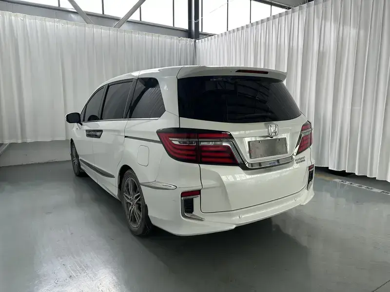 2019 Honda Elysion с пробегом 100 000 км