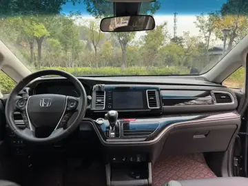 2019 Honda Elysion с пробегом 120 000 км