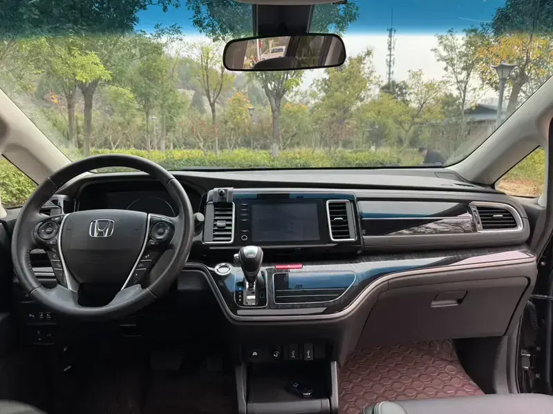 2019 Honda Elysion с пробегом 120 000 км