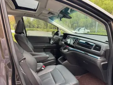 2019 Honda Elysion с пробегом 120 000 км