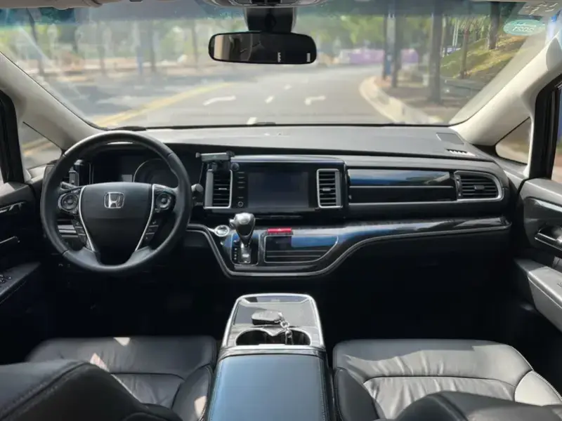 2019 Honda Elysion с пробегом 98 000 км