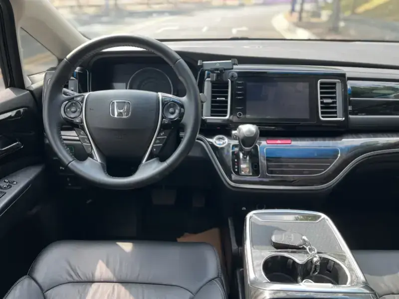 2019 Honda Elysion с пробегом 98 000 км