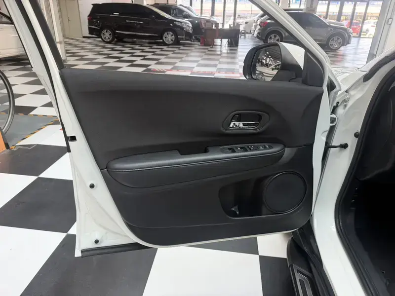2022 Honda Vezel с пробегом 44 000 км
