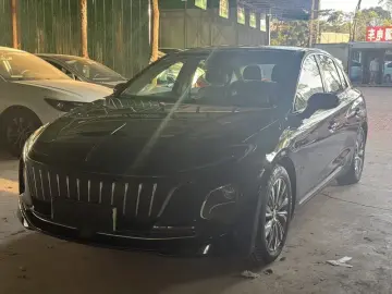 Hongqi E-QM5