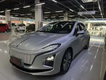 Hongqi E-QM5