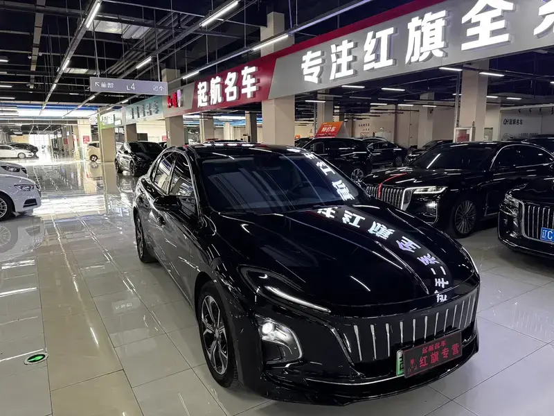 2023 Hongqi E-QM5 с пробегом 40 000 км