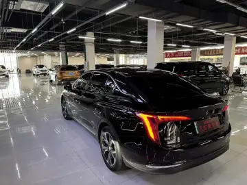 2023 Hongqi E-QM5 с пробегом 40 000 км
