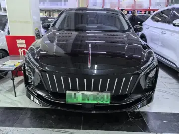 2023 Hongqi E-QM5 с пробегом 26 000 км