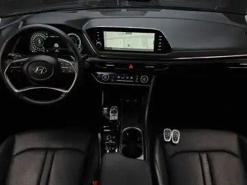 2022 Hyundai Sonata с пробегом 25 645 км