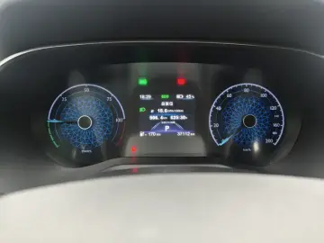 2023 Hongqi E-QM5 с пробегом 37 200 км