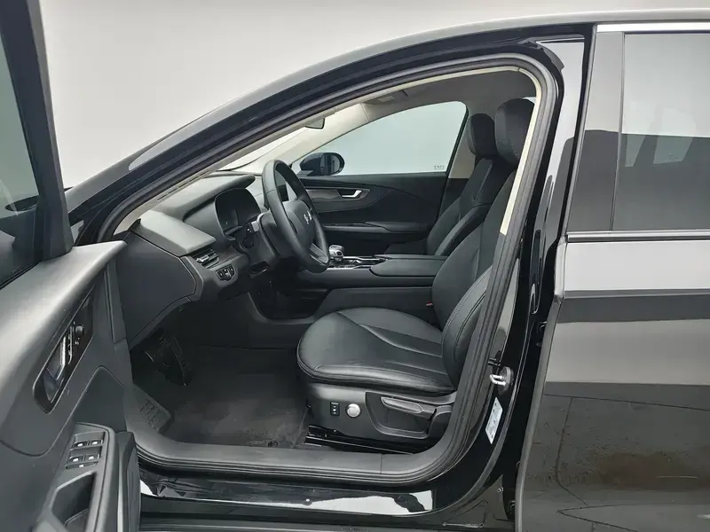2023 Hongqi E-QM5 с пробегом 37 200 км