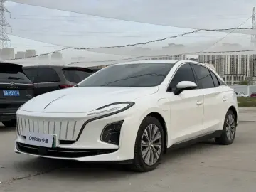 Hongqi E-QM5