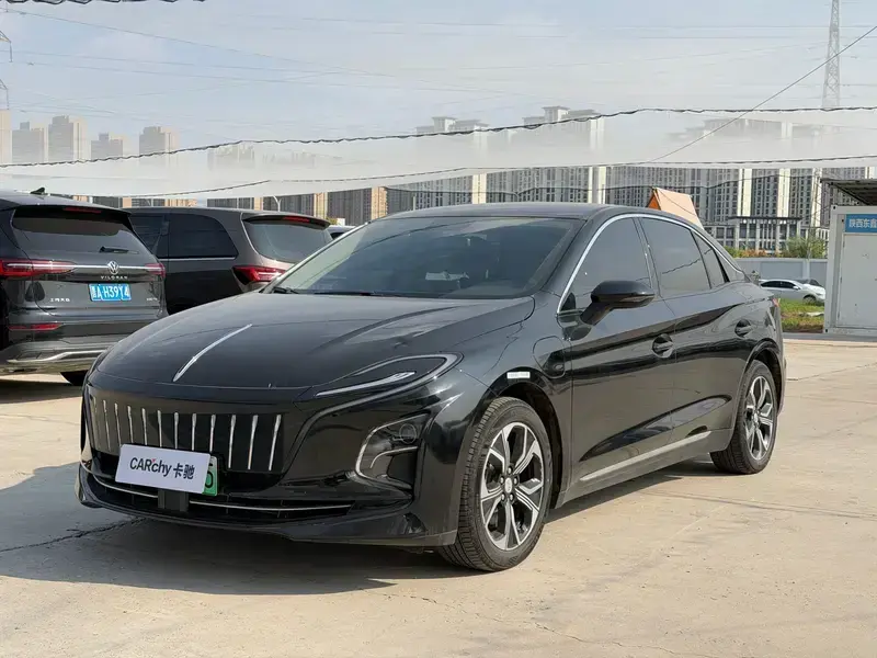 2023 Hongqi E-QM5 с пробегом 15 000 км