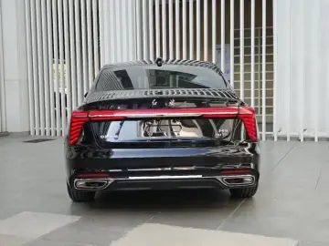 2023 Hongqi H5 с пробегом 24 000 км