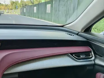 2024 Hongqi H5 с пробегом 27 000 км