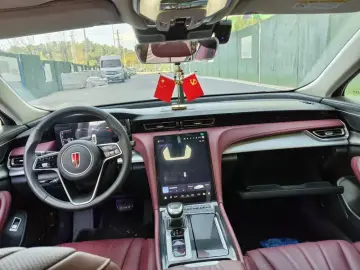 2024 Hongqi H5 с пробегом 27 000 км
