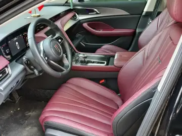 2024 Hongqi H5 с пробегом 27 000 км