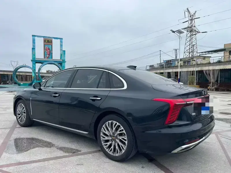 2023 Hongqi H5 с пробегом 76 000 км