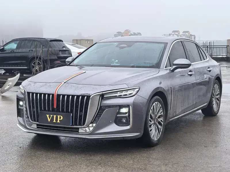 2023 Hongqi H5 с пробегом 35 000 км