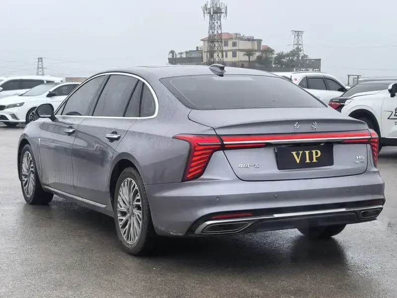 2023 Hongqi H5 с пробегом 35 000 км